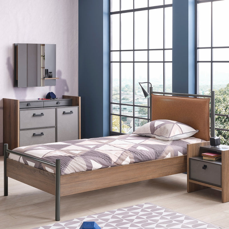 Тийн стая Action