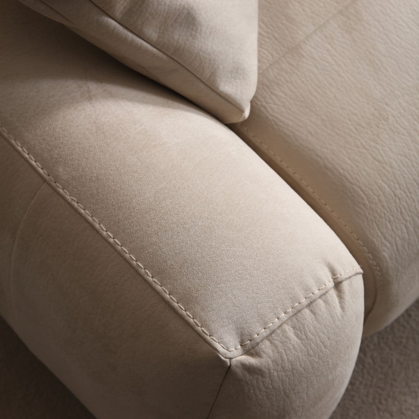 Прав диван с ел. ф-я сън Fendi - Modern Furniture