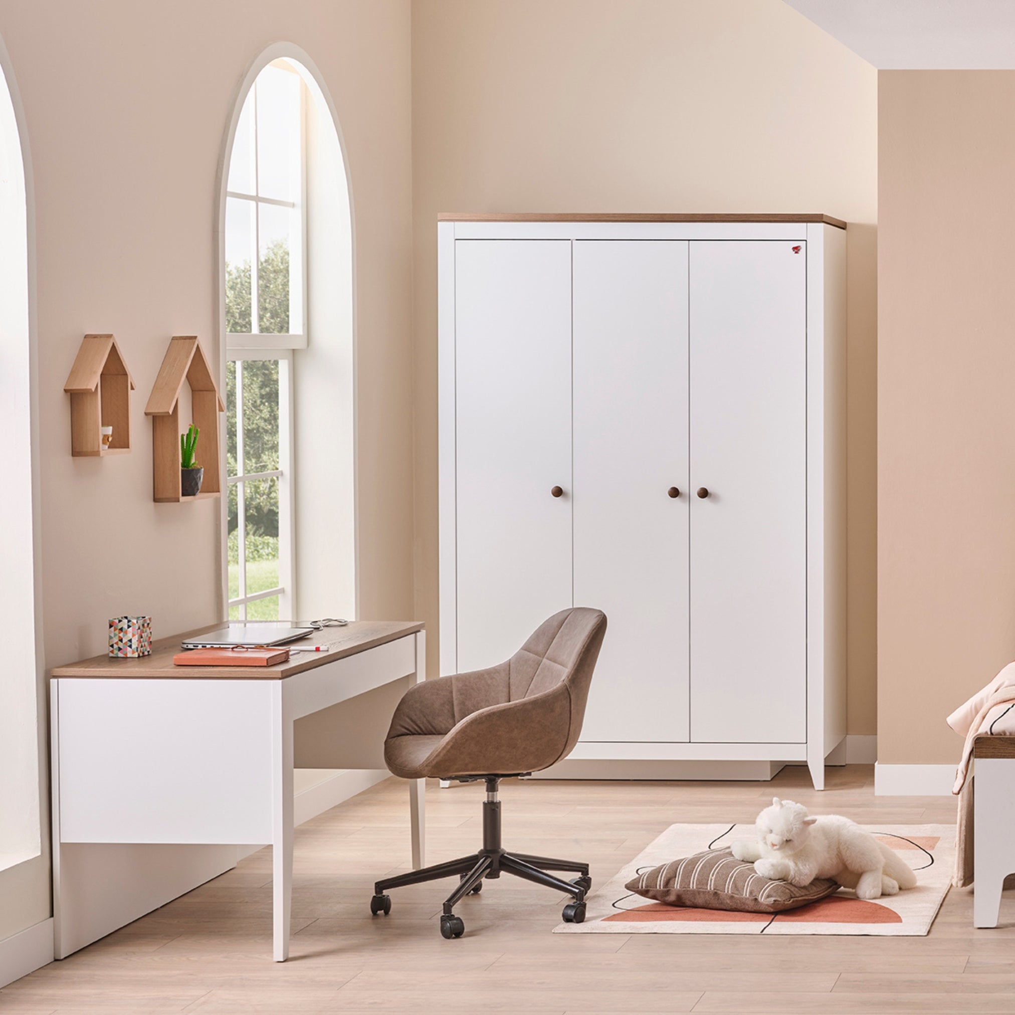 Бюро с надстройка Lucia