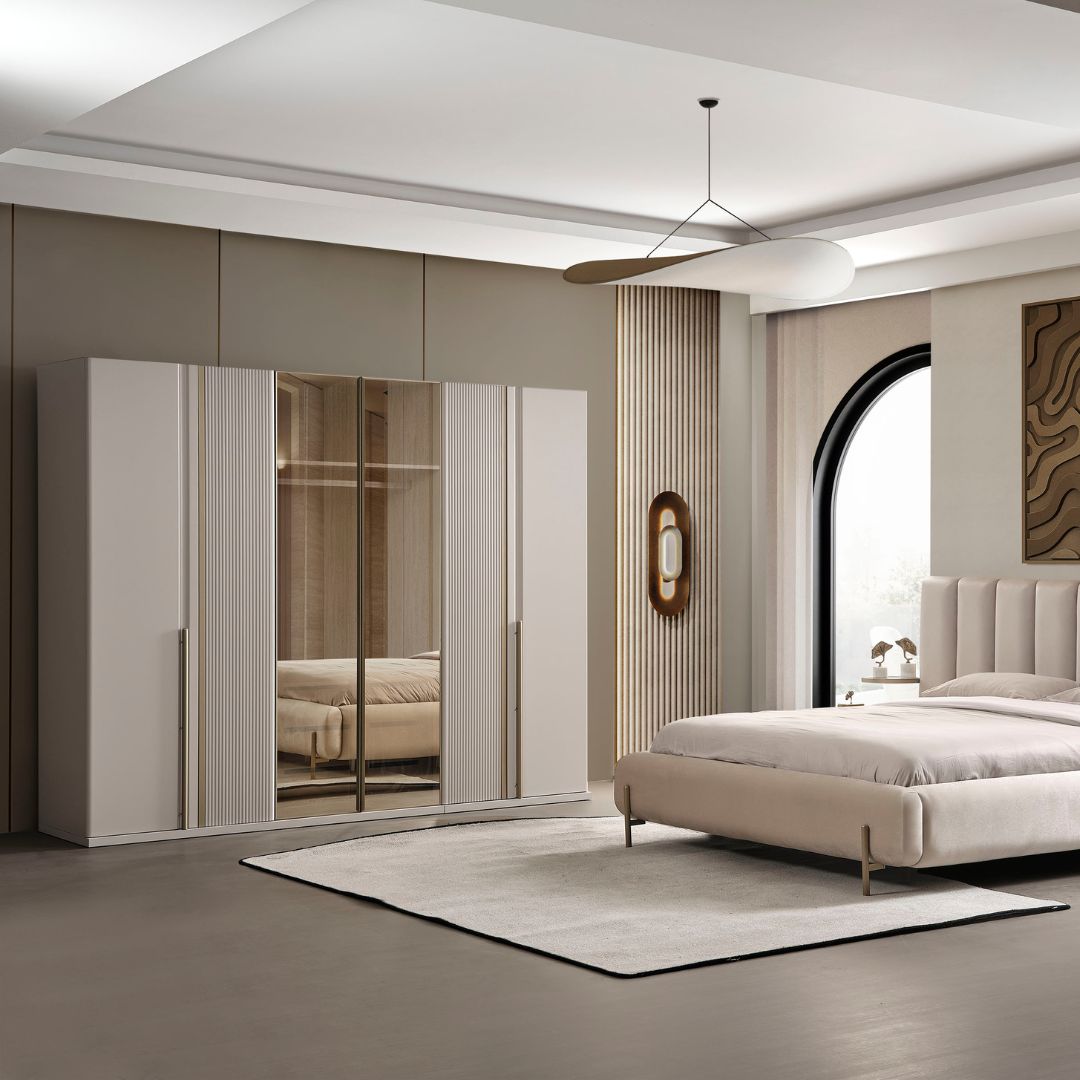 Гардероб Vega – четирикрилен модел с изчистени фасади, фронтален изглед.