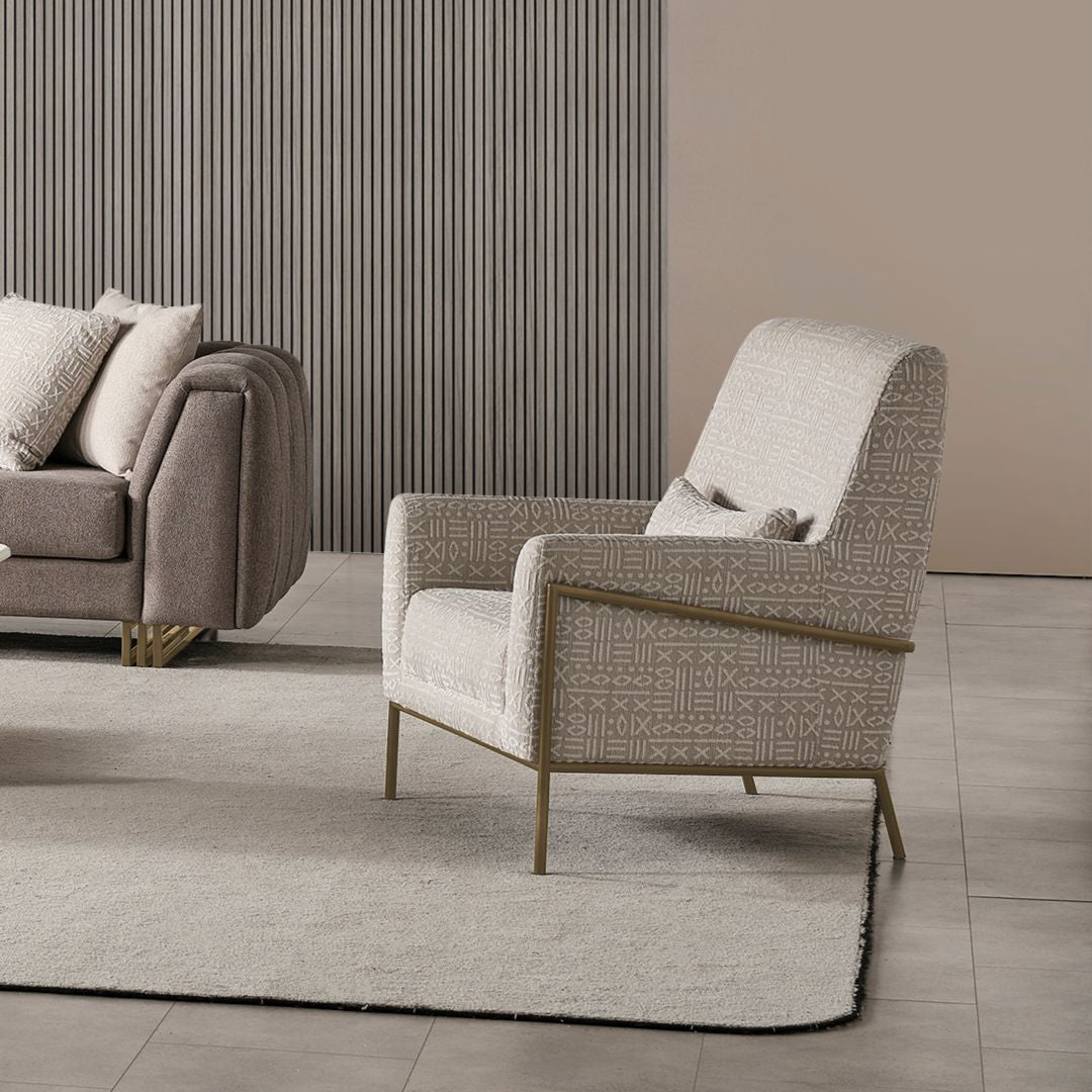 Кресло Tesla – страничен профил с балансирани пропорции.