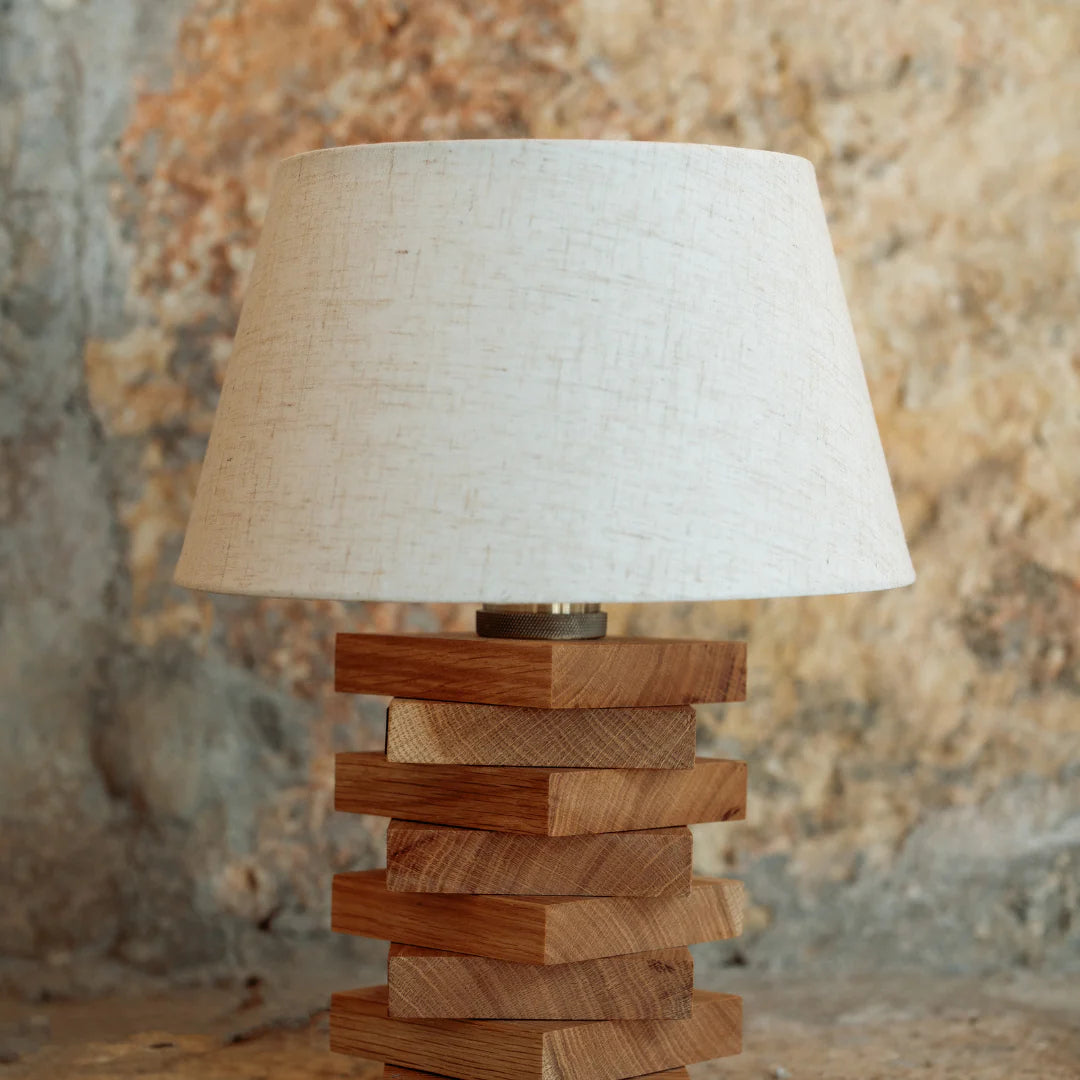 Лампа от дъб и лен с геометрична форма DianaHomeStyle