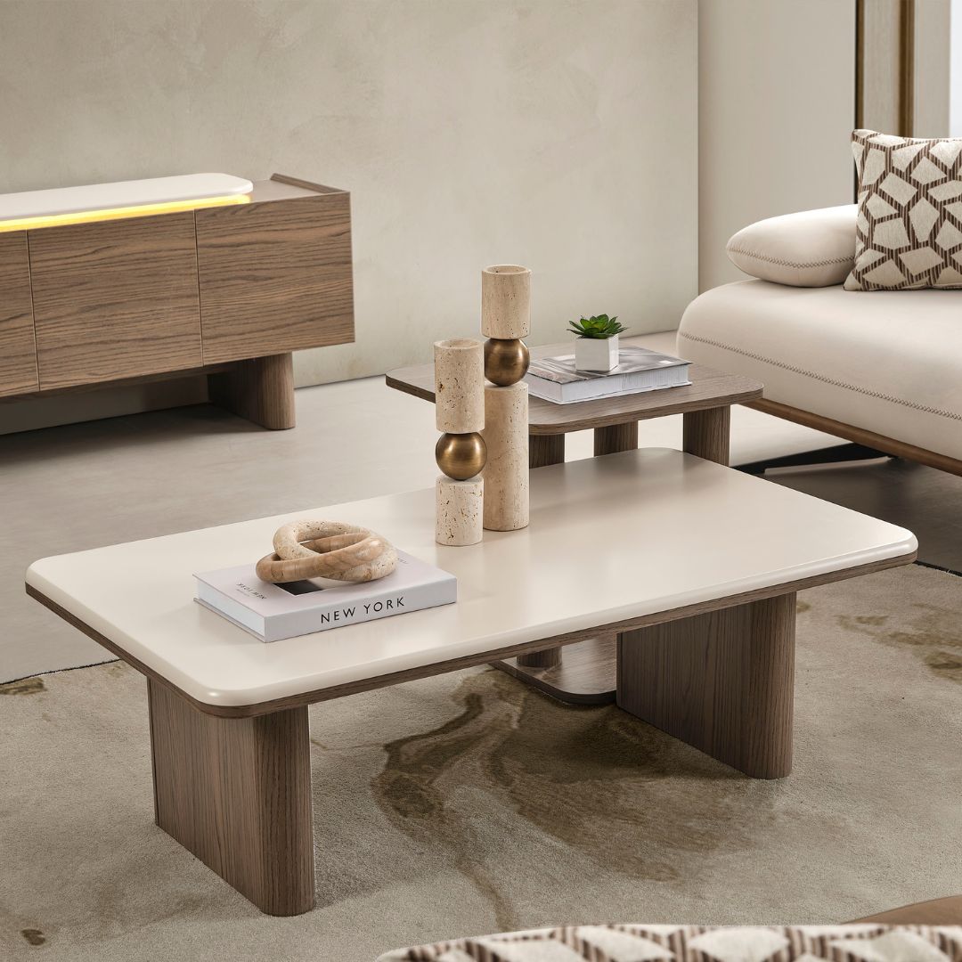 Холна маса Liva – изглед три четвърти, подчертаващ леката визия.