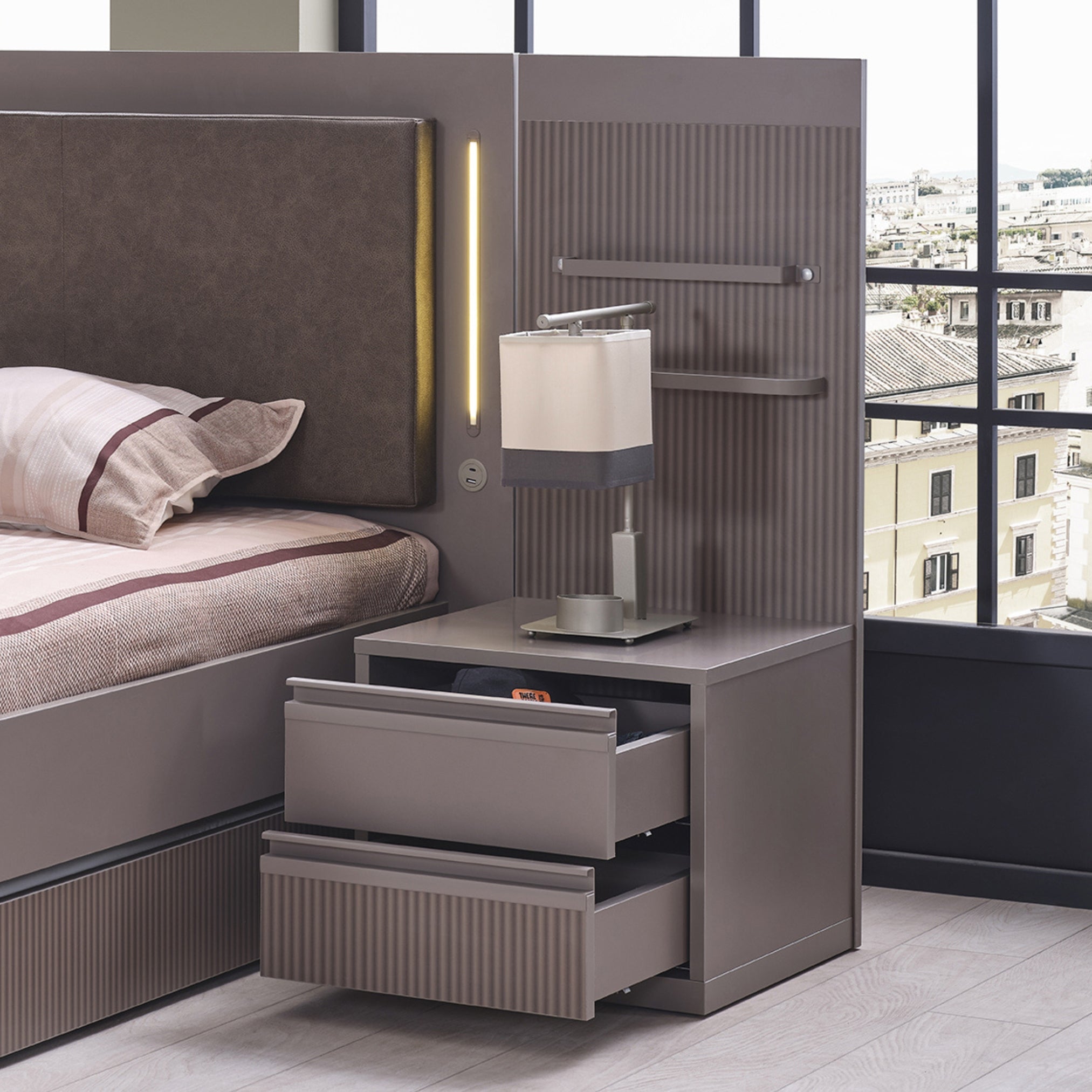 Нощно шкафче Shadow