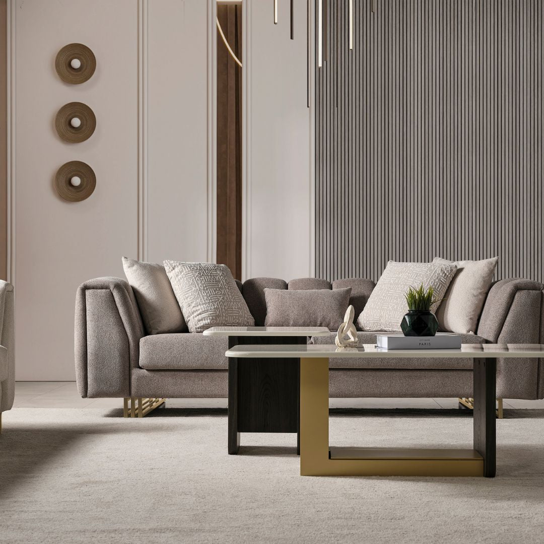 Диван Tesla – изглед три четвърти с плавни ръбове и чисти линии.