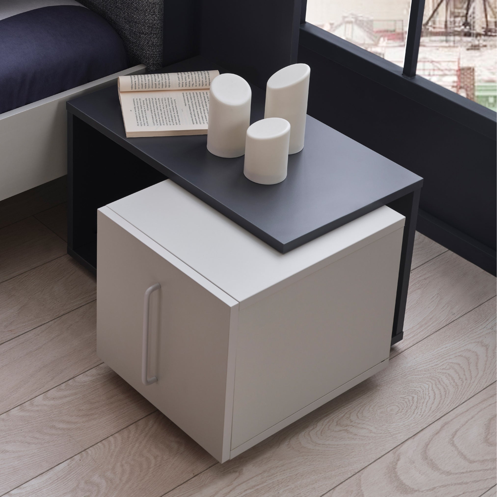 Нощно шкафче Harvey