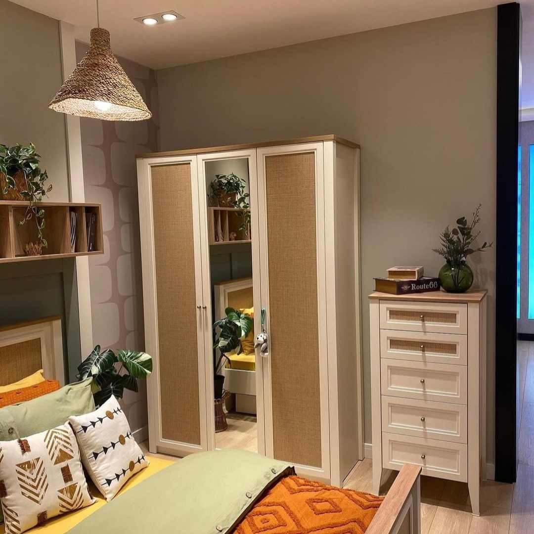 Tрикрилен детски гардероб с огледало Corso - Modern Furniture