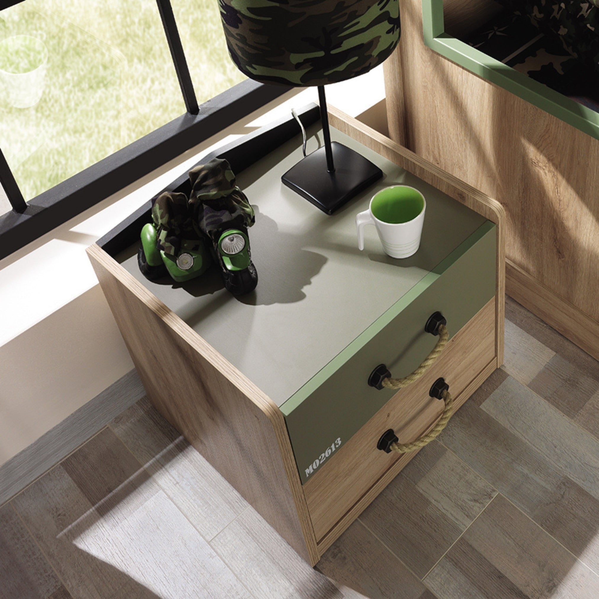 Детайл от нощно шкафче Camp с плот и military акценти