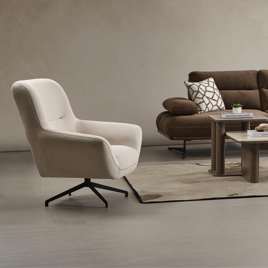 Кресло Liva – фронтален изглед с минималистичен силует.