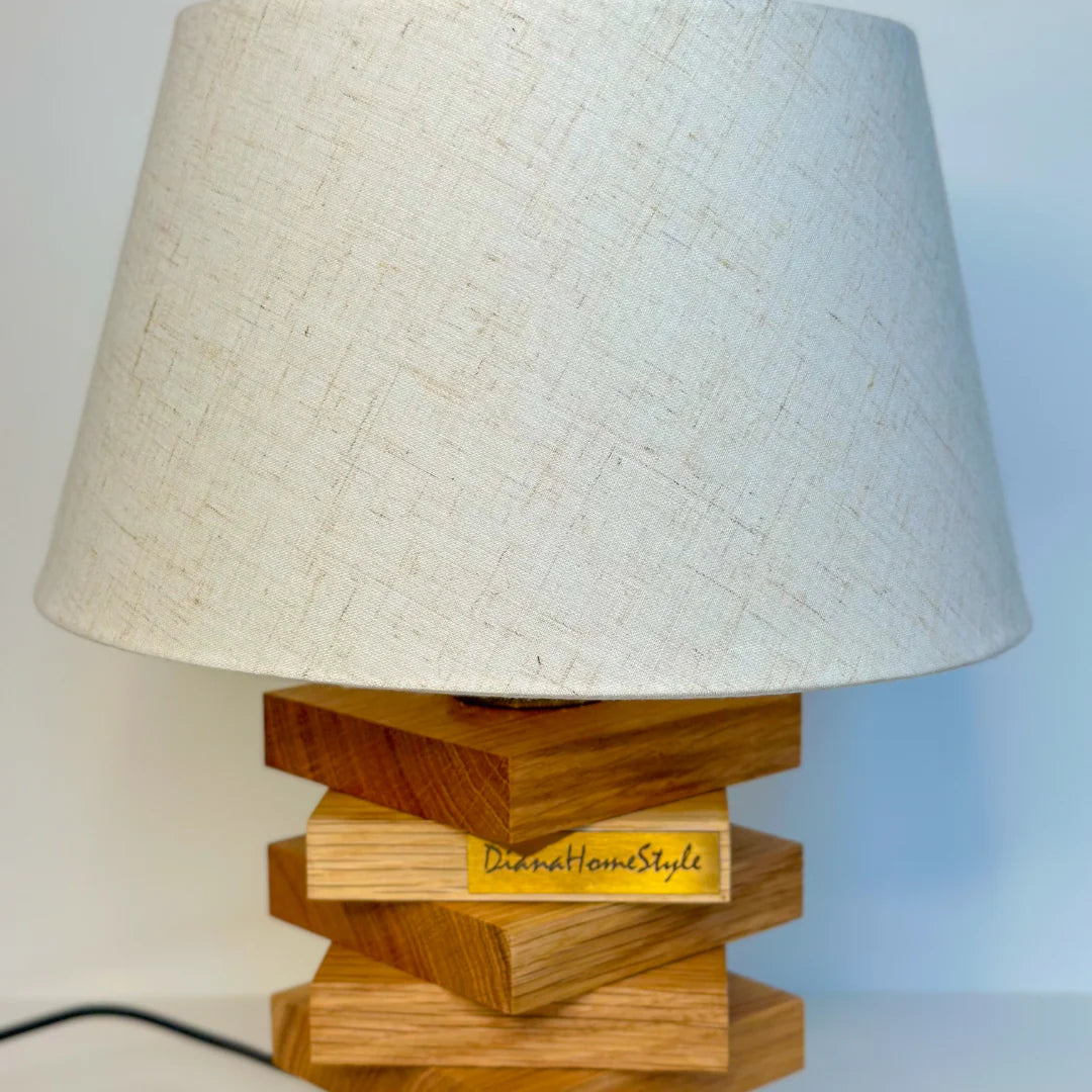 Лампа от дъб и лен с геометрична форма DianaHomeStyle
