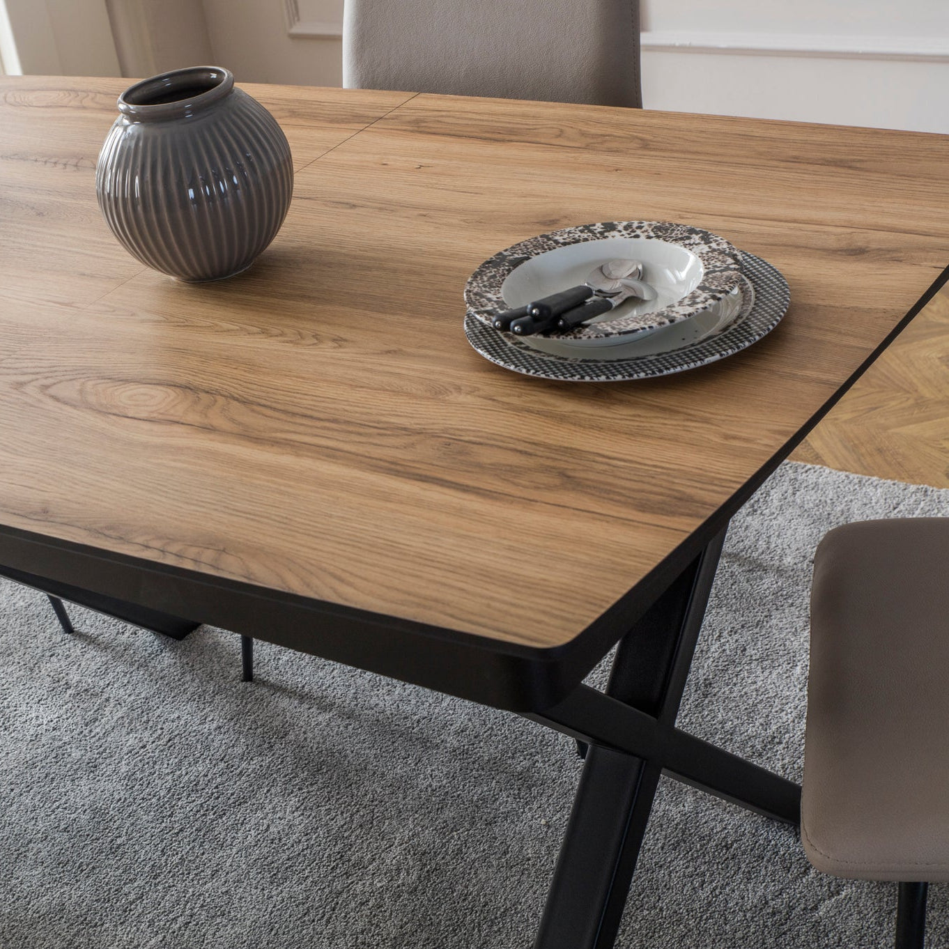 Трапезна маса Apple