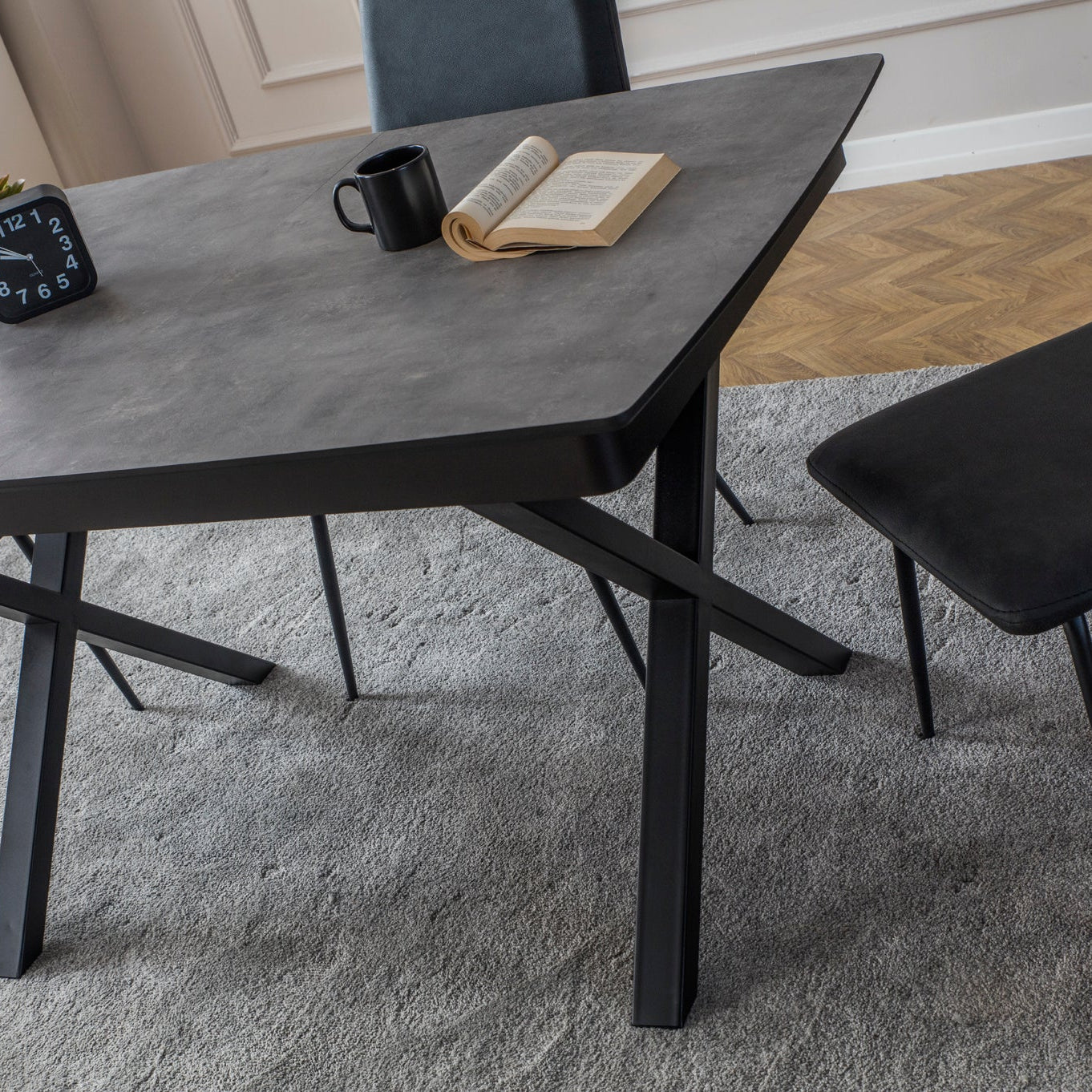 Трапезна маса Apple