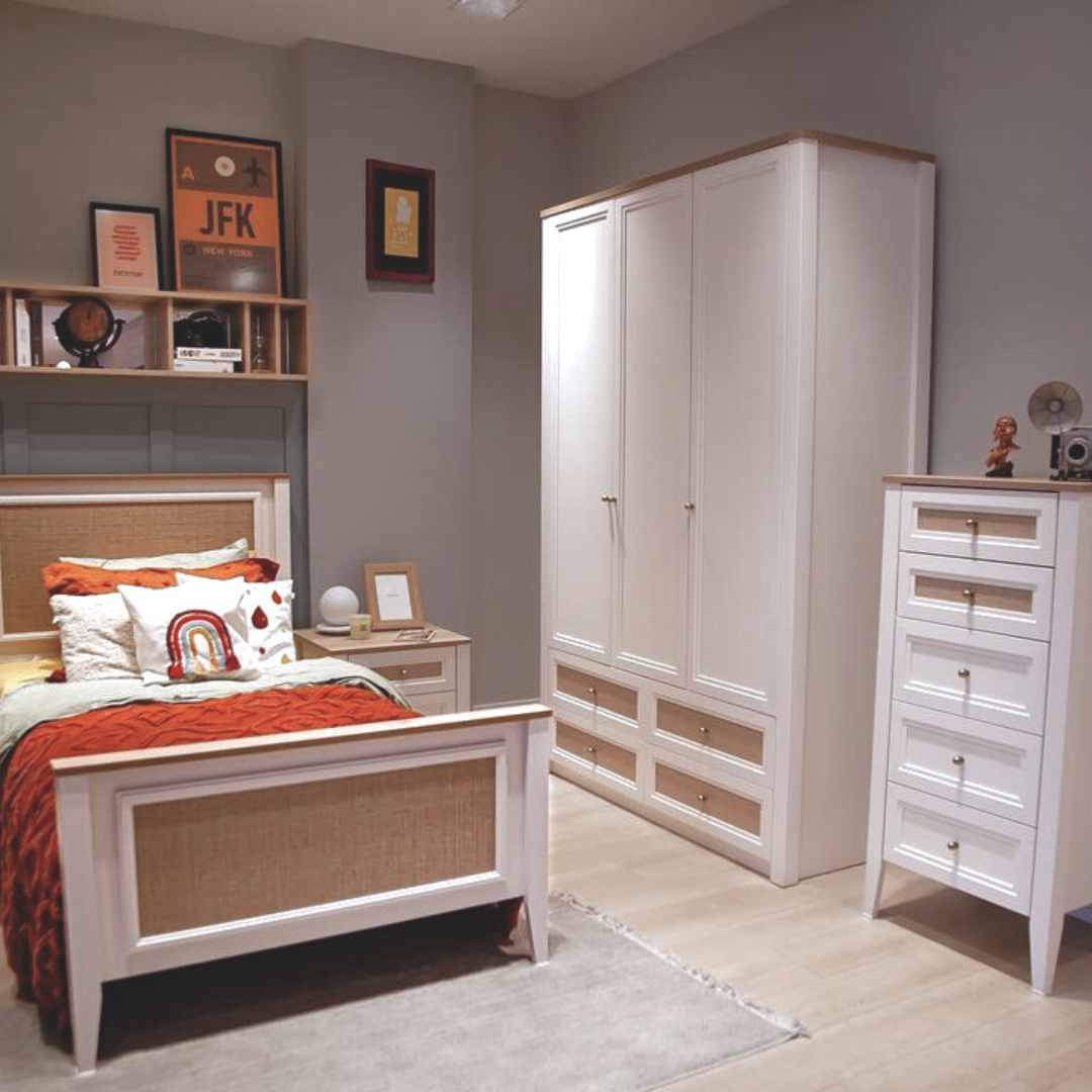 Трикрилен  детски гардероб Corso - Modern Furniture