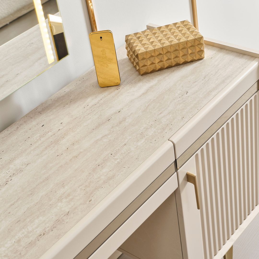 Тоалетка с огледало Tesla