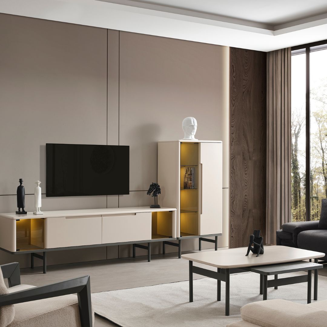 ТВ секция Stella – детайл на рафтовете и зоните за съхранение.