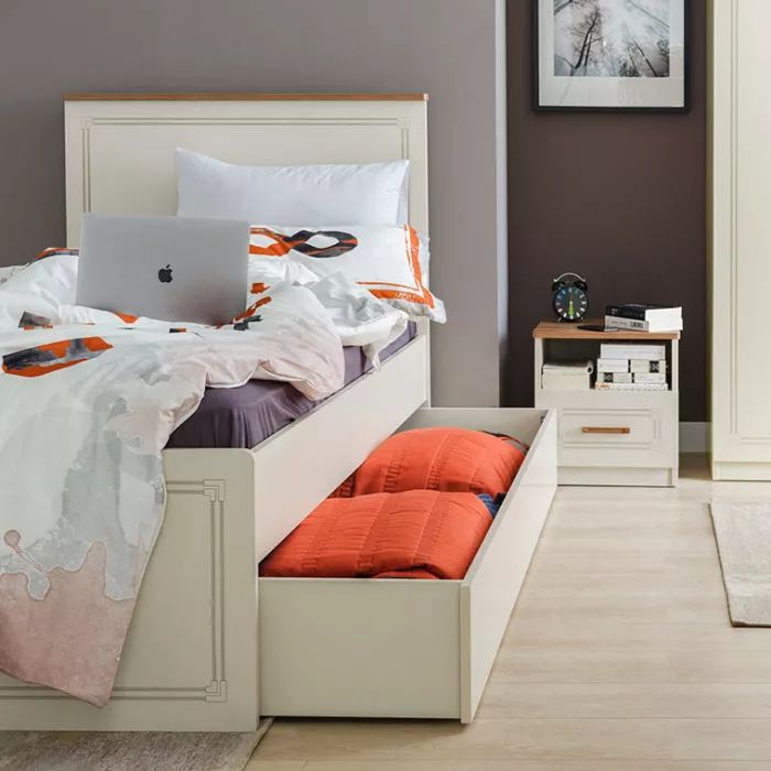 Тийн стая Story