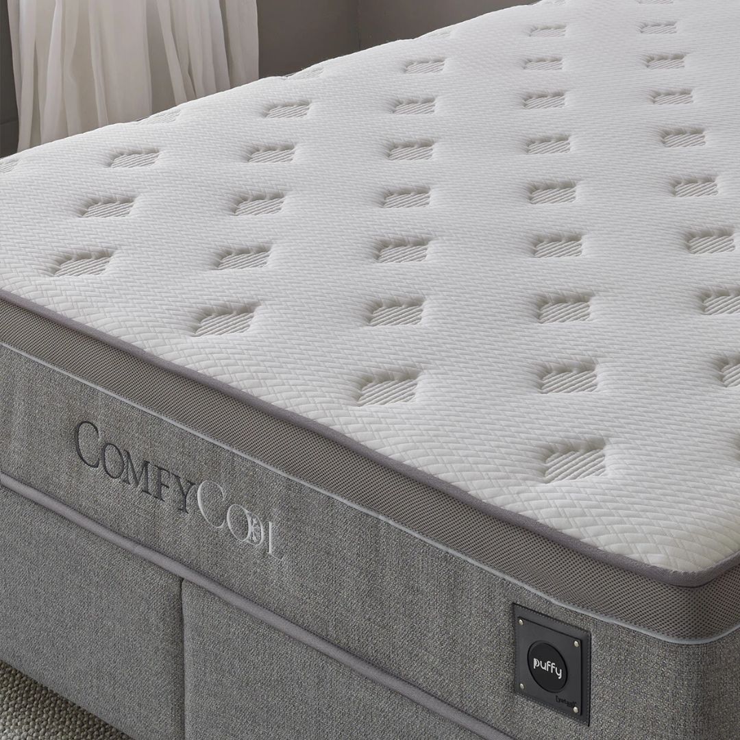 Comfy Cool матрак от Puffy с покет пружинна система и двулицева конструкция за различни сезони