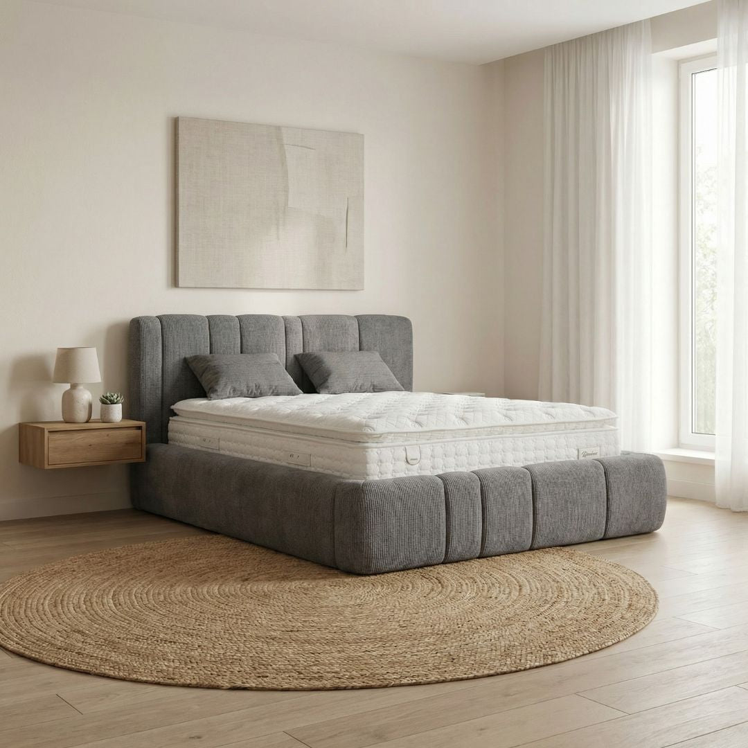 Легло DMF 06 с включен матрак – общ изглед на тапицирано легло в модерен стил. Подходящо за подредена спалня.