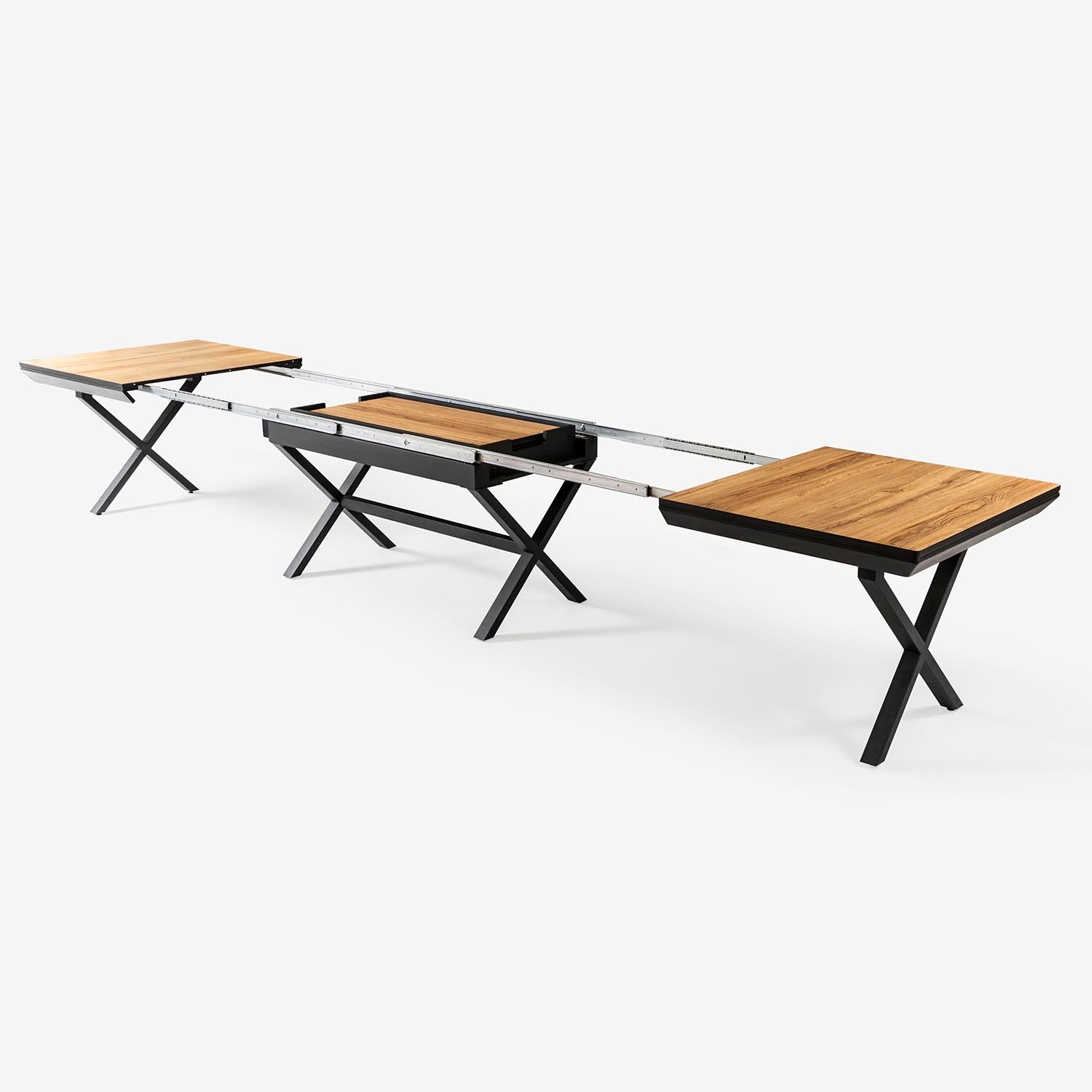 Близък план на металната конструкция на трапезна маса Express, акцентиращ върху стабилността и изчистения дизайн.