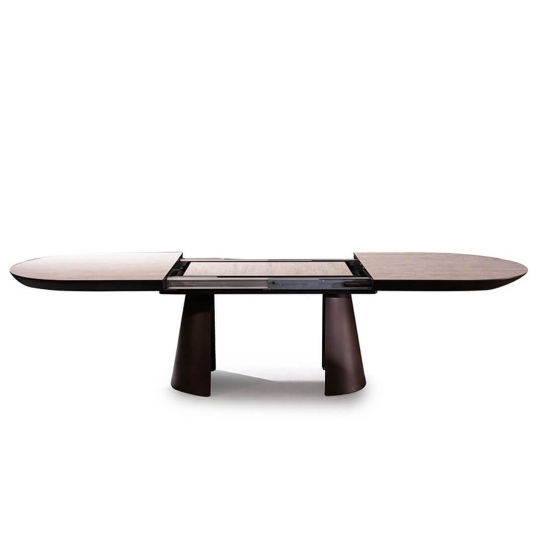 Образец с различни цветове на металната конструкция на маса Koala, показващ възможностите за персонализация и съчетаване с останалите метални елементи в помещението.