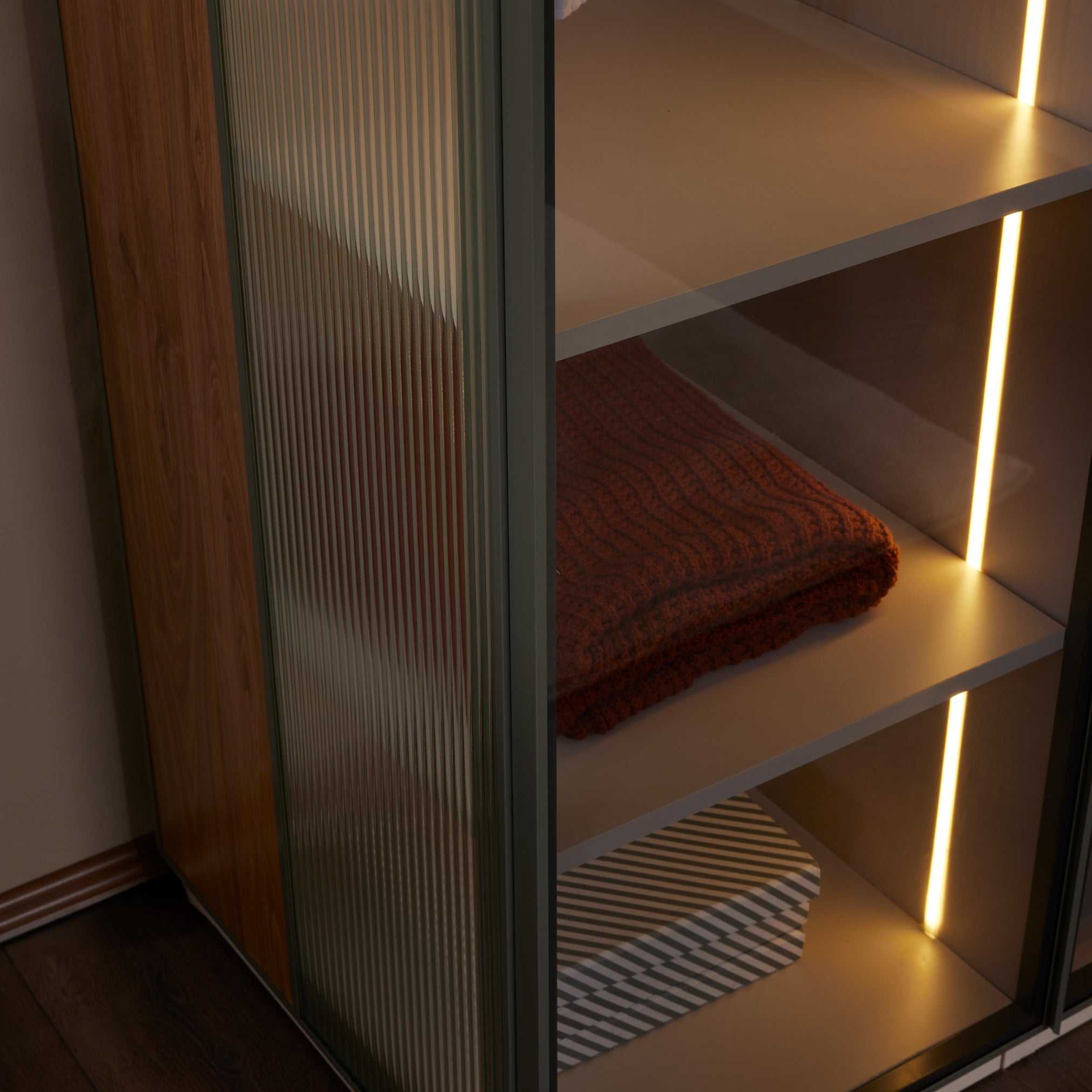 Модулен гардероб Lina