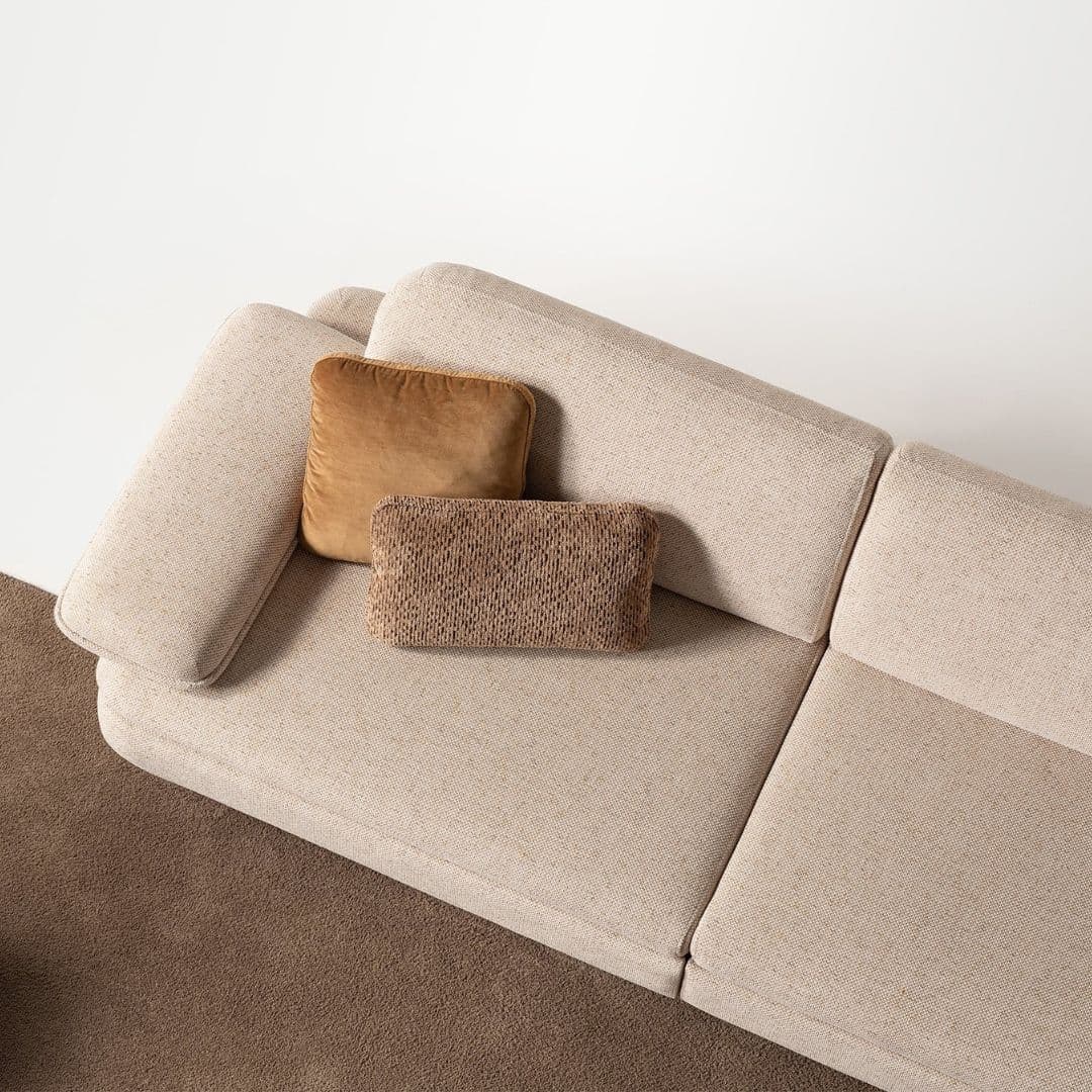 Прав диван Metropol