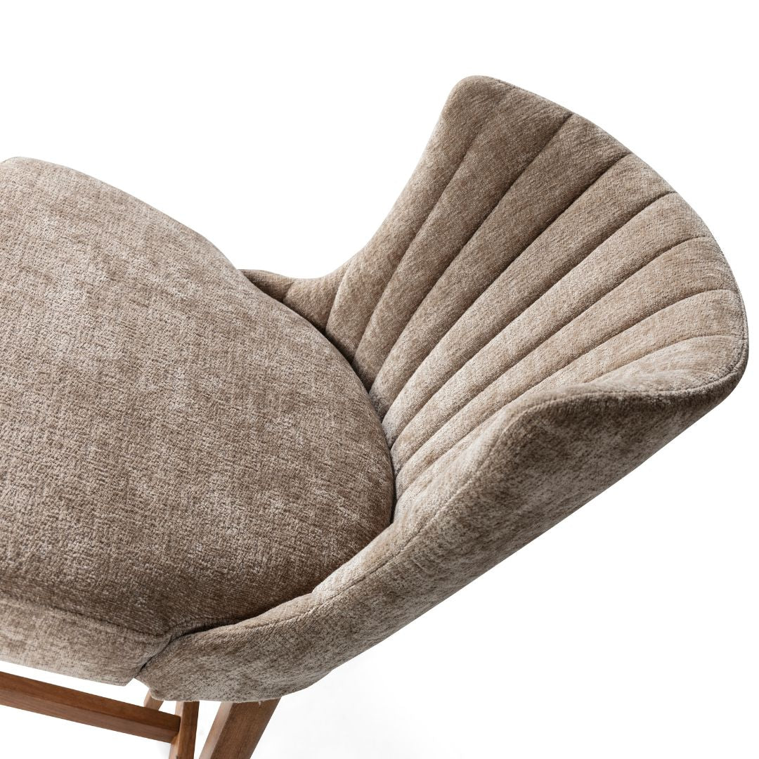 Бар стол Midi – в интериор до кухненски остров.