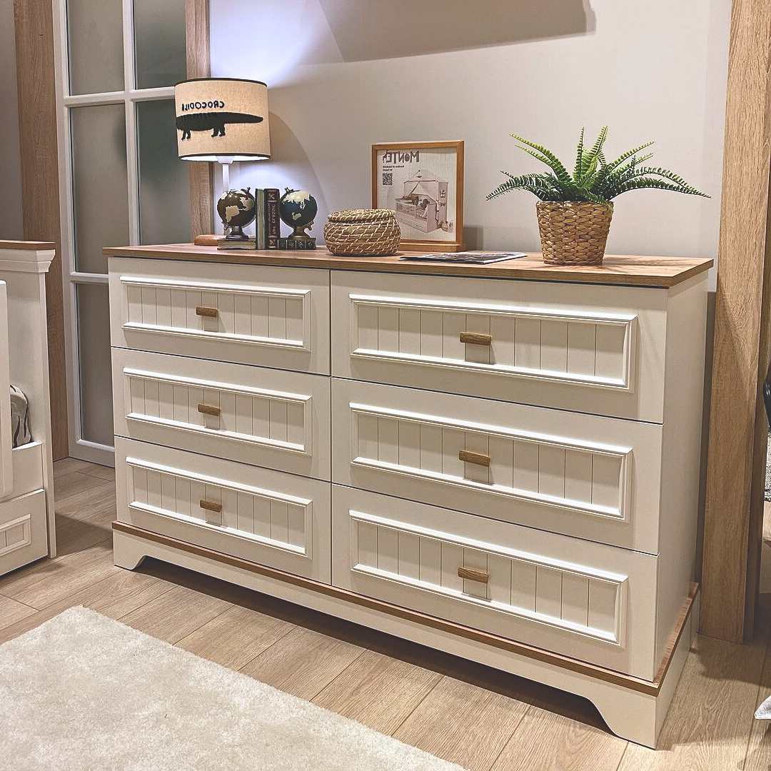 Двоен детски скрин Monte с шест чекмеджета в обзаведена детска стая