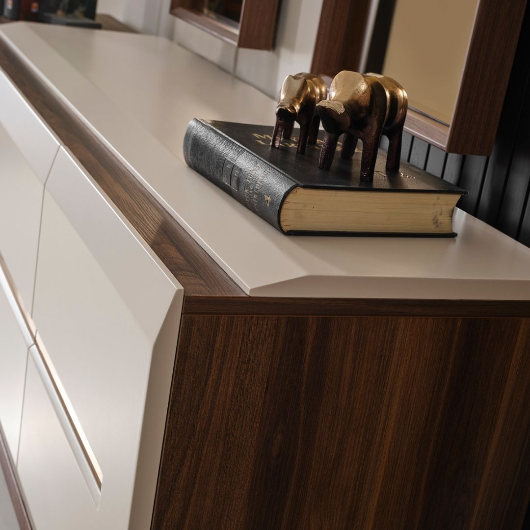 Бюфет с огледало Monza