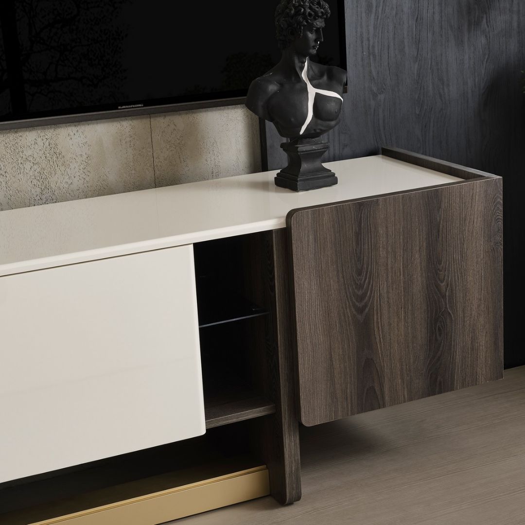 ТВ секция Pedro – детайл на отворен рафт и мултимедийна зона.