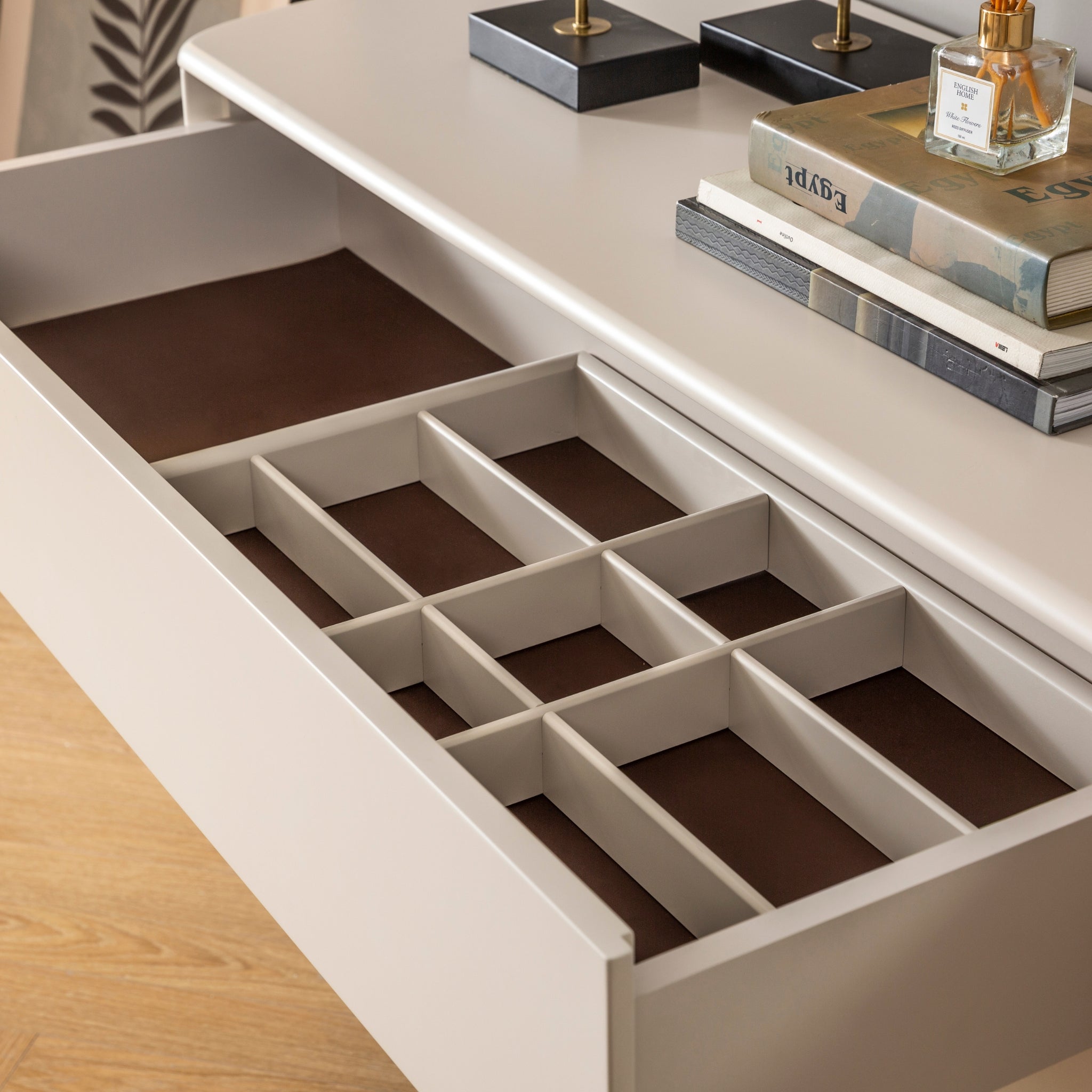 Бюфет с огледало Piedra