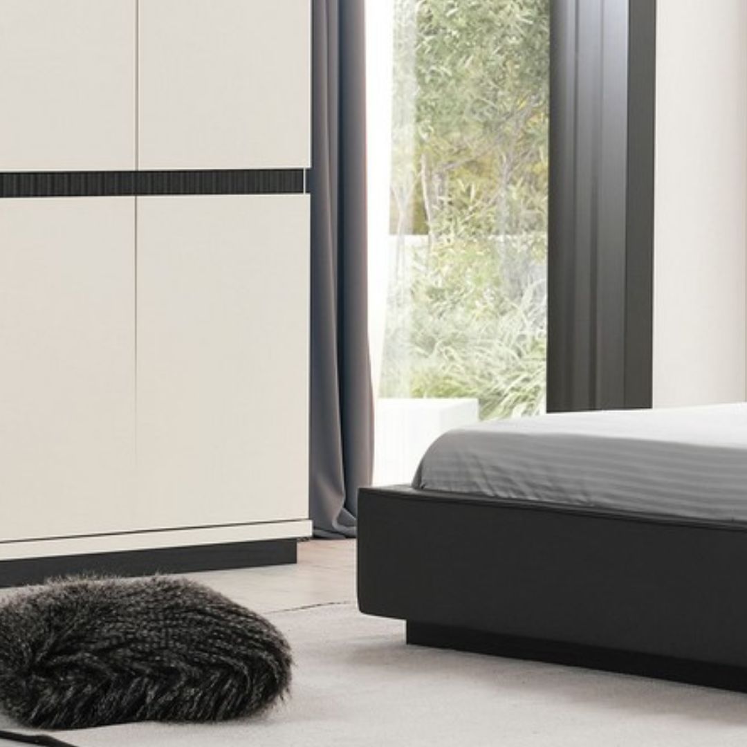 Гардероб Safir – близък план на равните фасади и финото изпълнение.