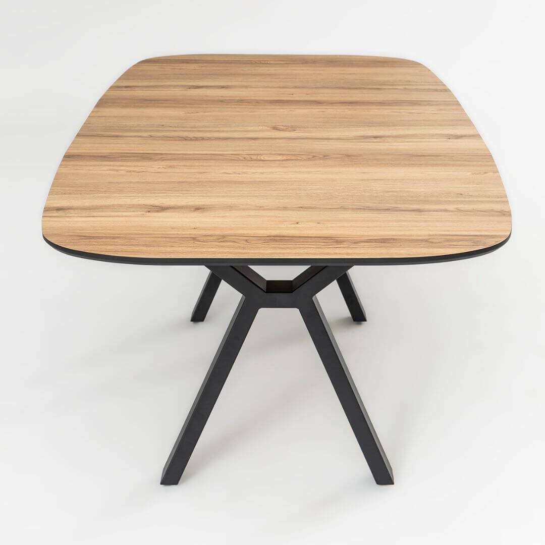 Трапезна маса Sevilla в стандартен размер, разположена в модерна трапезария с изчистен интериор и уютна атмосфера.