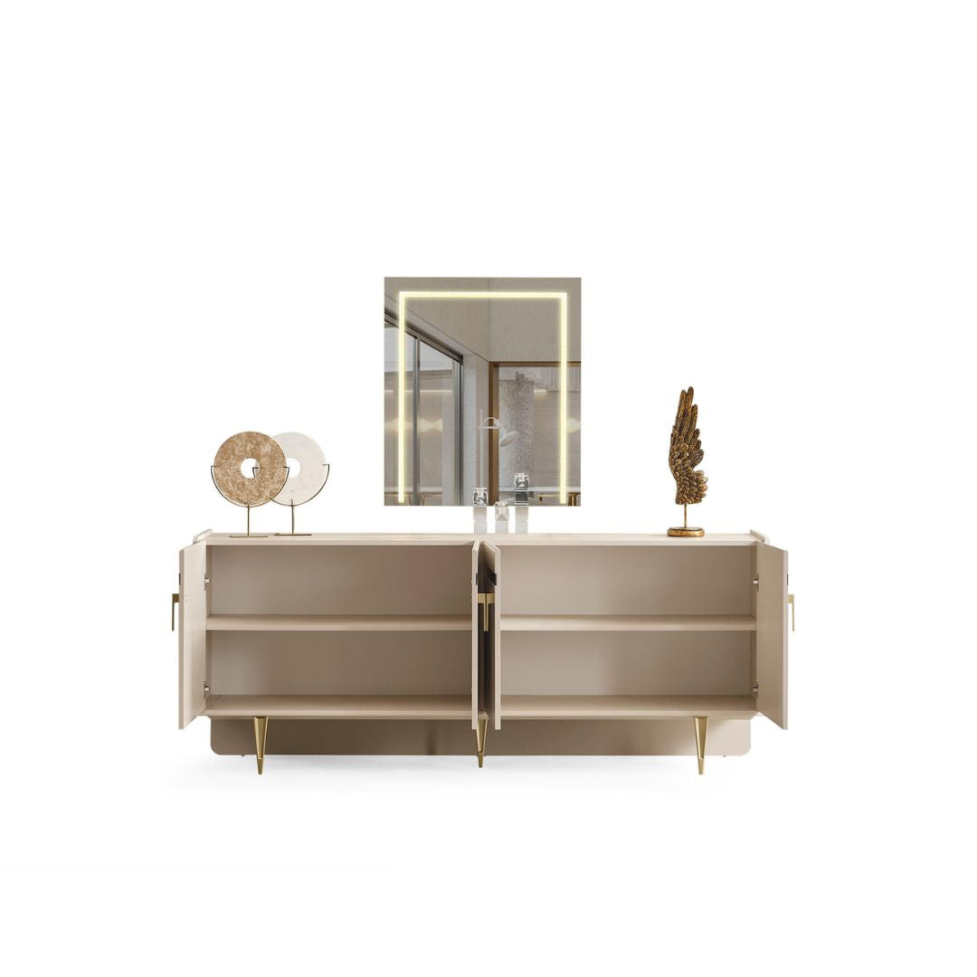 Бюфет Tesla с отворени врати, показващ вътрешните рафтове за съдове и текстил. Помага за организирано и прибрано съхранение.