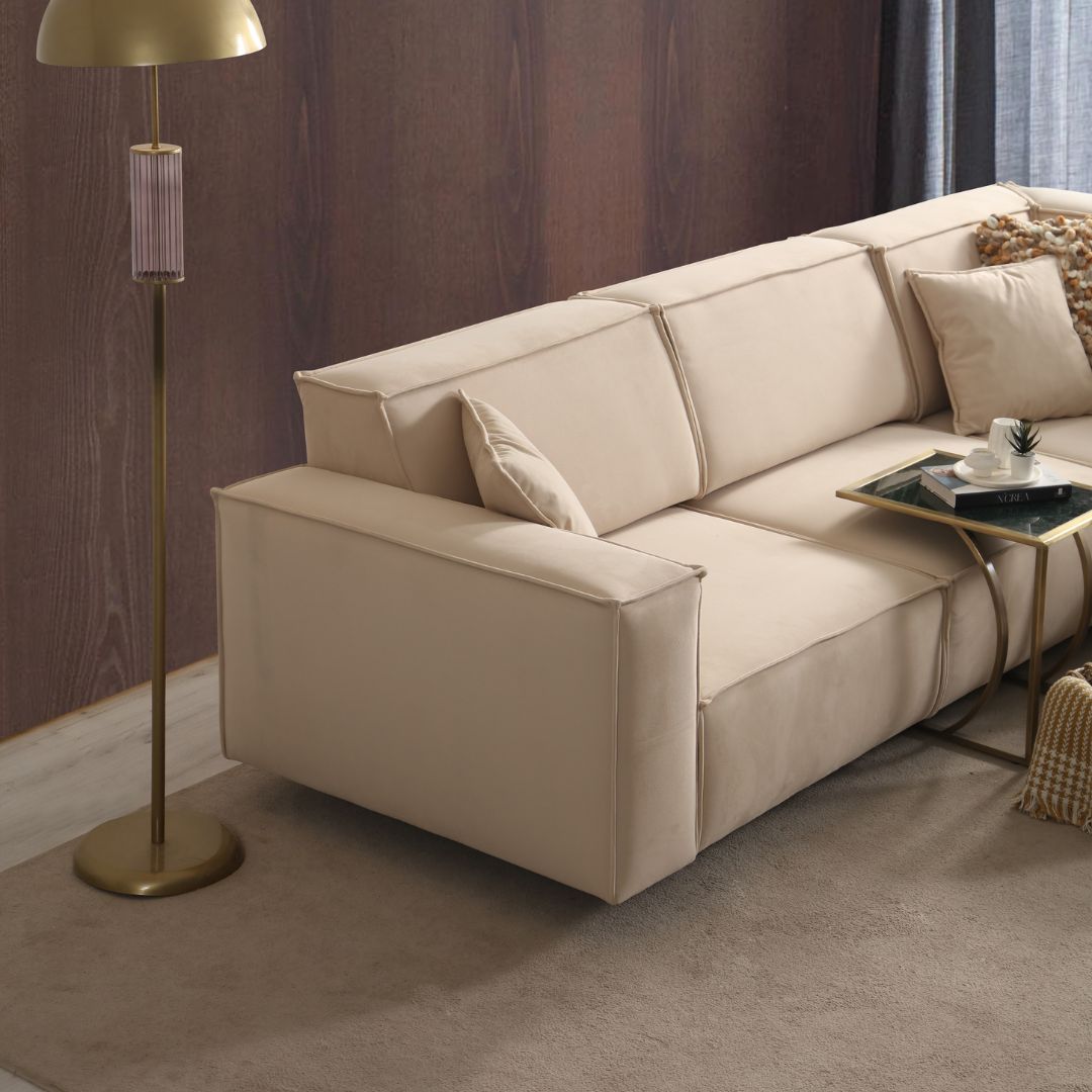 Бежов ъглов диван с електрически механизъм за сън