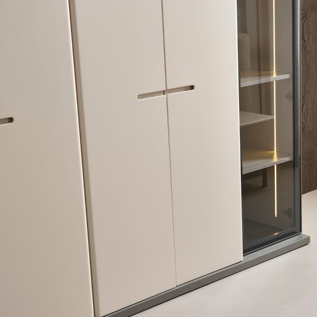 Гардероб Stella – еднокрилен модул (ляв/десен), показан отпред.