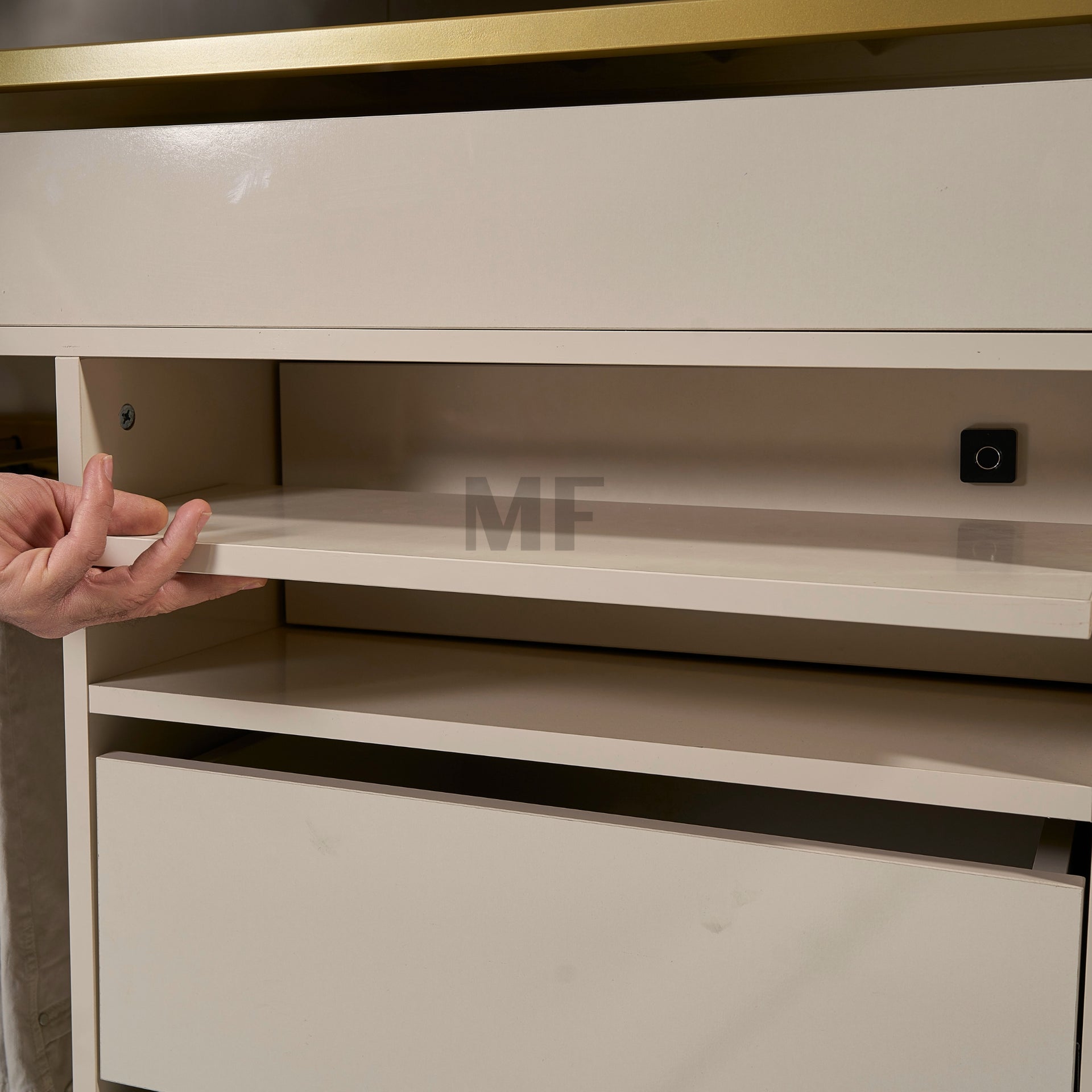 Модулен гардероб Kapadokya със скрито отделение
