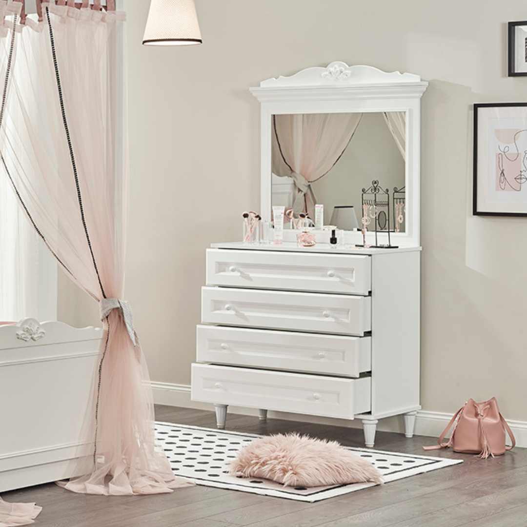 Скрин с огледало Lora – снимка с интериор