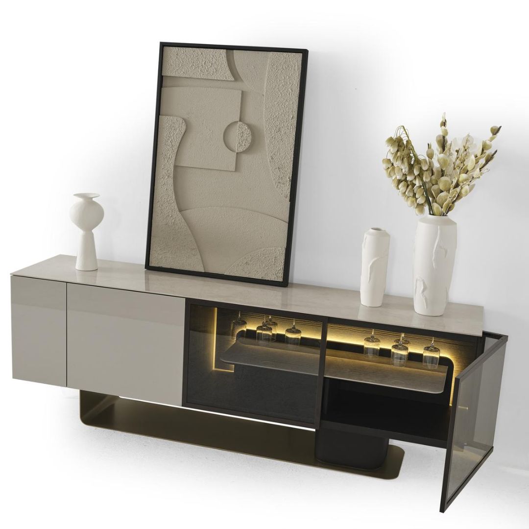 Бюфет Moon A в трапезария, използван за съхранение на сервизи и текстил за маса.