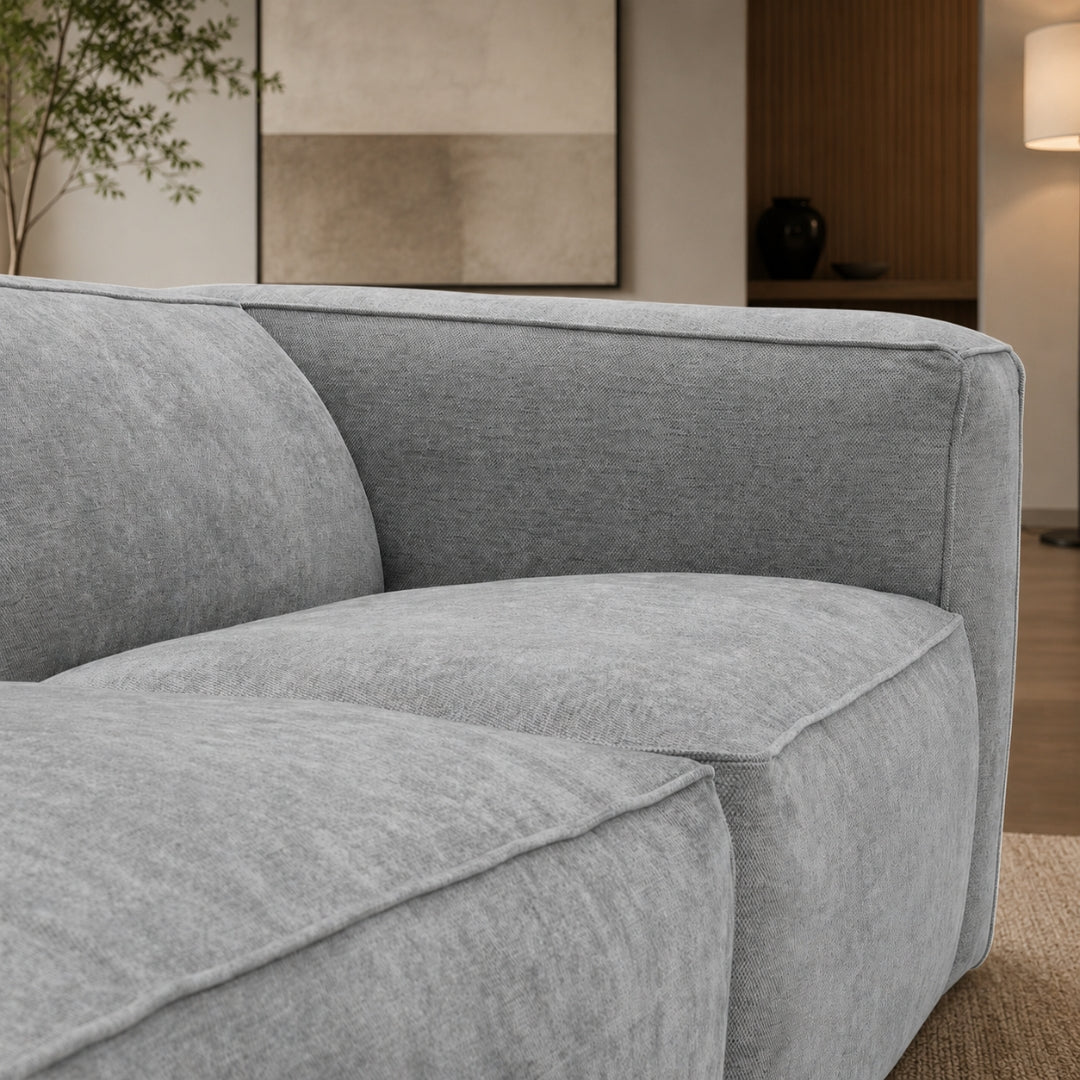 Прав диван Moved XL