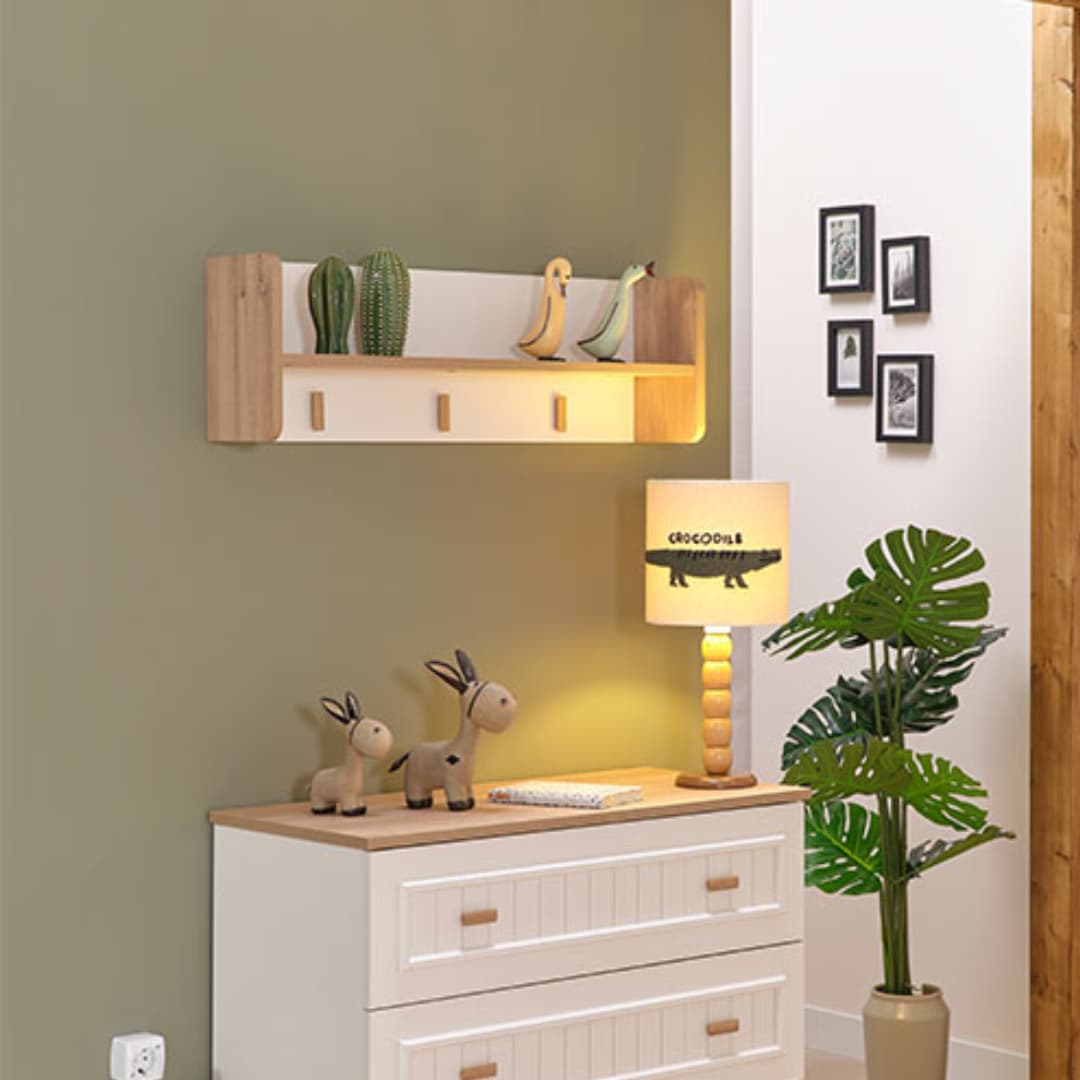 Рафт за детски скрин Monte монтиран над скрин