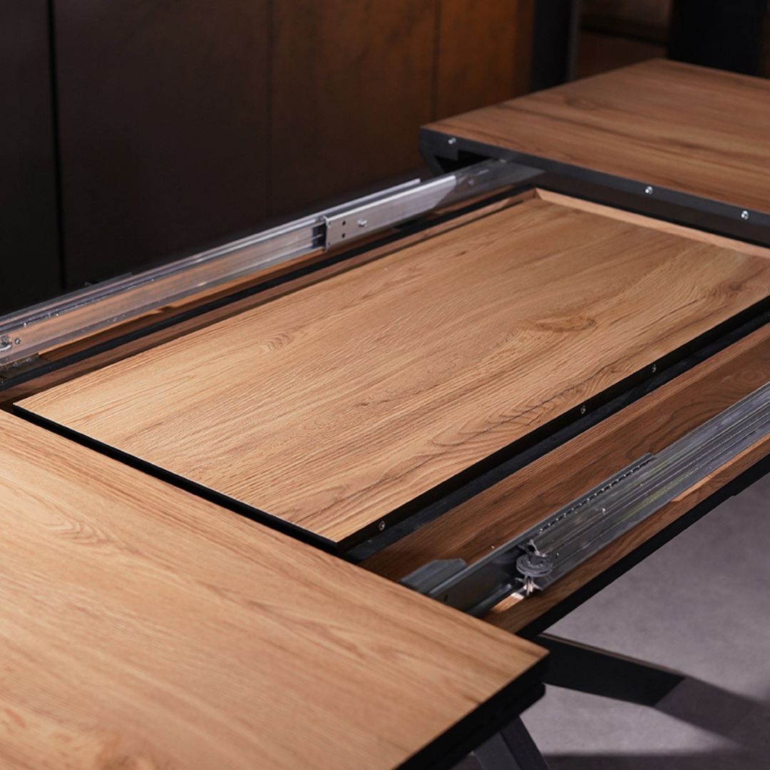 Близък план на HPL плота на маса Shot, показващ финиша и устойчивата на ежедневна употреба повърхност.